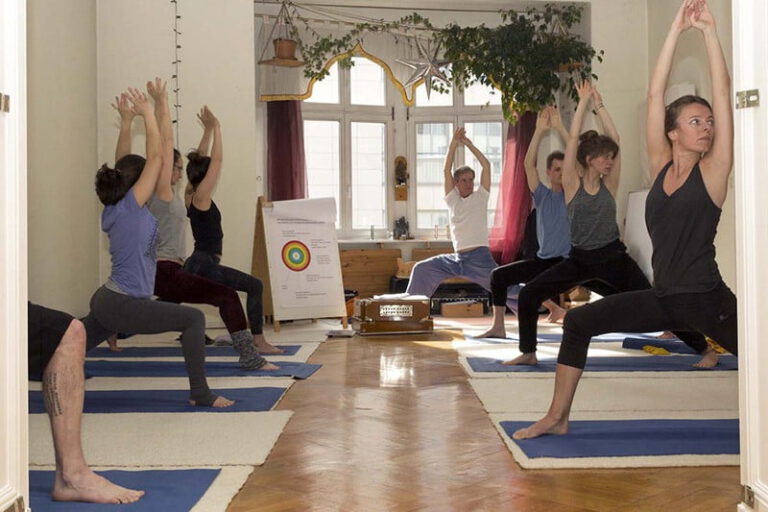 Yoga-LehrerInnen-Ausbildung-Hatha-Yoga